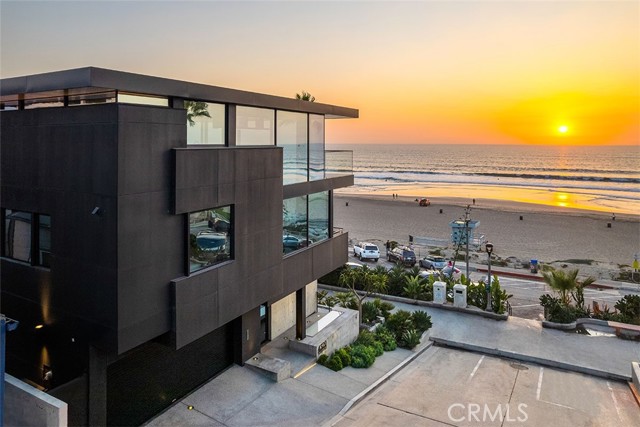4320 The Strand, Manhattan Beach CA: https://media.crmls.org/medias/857bb6a6-3934-4bf9-99cc-2584649027dd.jpg