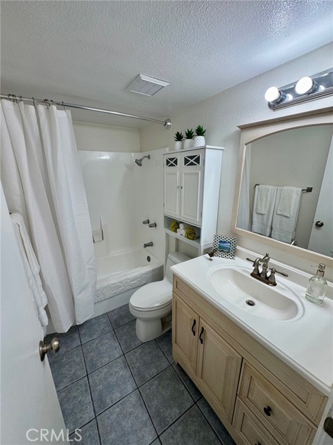 40 Windjammer, Irvine CA: https://media.crmls.org/medias/857c8886-f6b7-4074-a103-3906583795e6.jpg