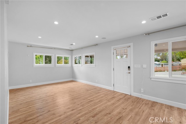 5624 Freeman Avenue, La Crescenta CA: https://media.crmls.org/medias/857d6445-3074-412b-8989-0fcf46486c81.jpg