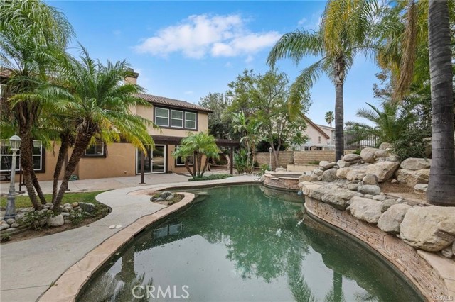 Detail Gallery Image 2 of 3 For 17717 Orna Dr, Granada Hills,  CA 91344 - 5 Beds | 4 Baths