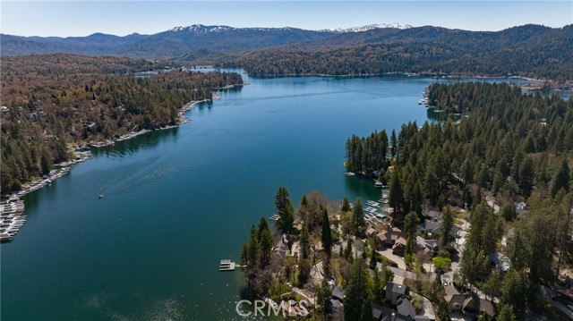 Detail Gallery Image 17 of 34 For 27687 N Bay Rd, Lake Arrowhead,  CA 92352 - 4 Beds | 4 Baths