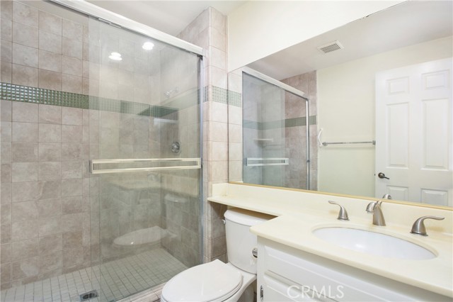 611 Colonial Circle, Fullerton CA: https://media.crmls.org/medias/857ec72b-eb7f-42aa-9a5e-89100dbfdd96.jpg