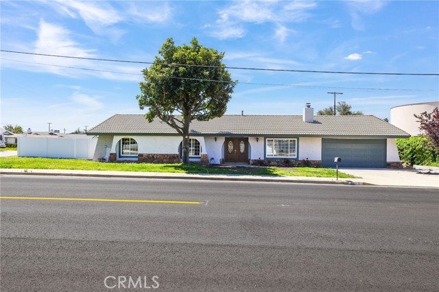 Detail Gallery Image 3 of 53 For 885 E 12th St, Beaumont,  CA 92223 - 3 Beds | 2 Baths