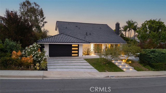 25302 Posada Lane, Mission Viejo CA: https://media.crmls.org/medias/857f4a8d-c197-4b65-b3a9-5e7f6552504f.jpg