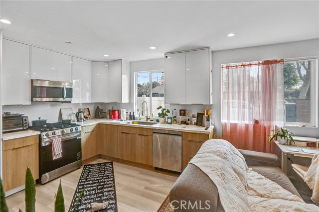 7443 Oakdale Avenue, Winnetka CA: https://media.crmls.org/medias/8580279a-adef-41bc-9f2c-9ae0ce954f6b.jpg