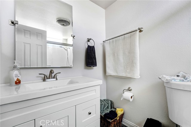 8020 Langdon Avenue, Van Nuys CA: https://media.crmls.org/medias/85805044-c80a-4393-9cb9-4f240bb8c7fb.jpg