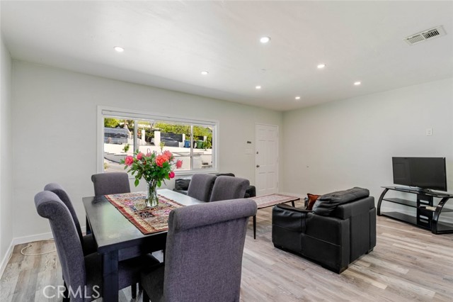 Detail Gallery Image 4 of 26 For 10777 Mountair Ave, Tujunga,  CA 91042 - 2 Beds | 1 Baths