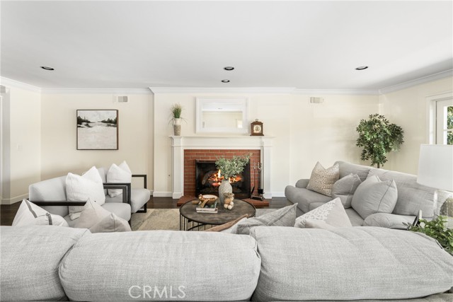 Detail Gallery Image 15 of 71 For 18982 Newton Ave, North Tustin,  CA 92705 - 4 Beds | 2/2 Baths