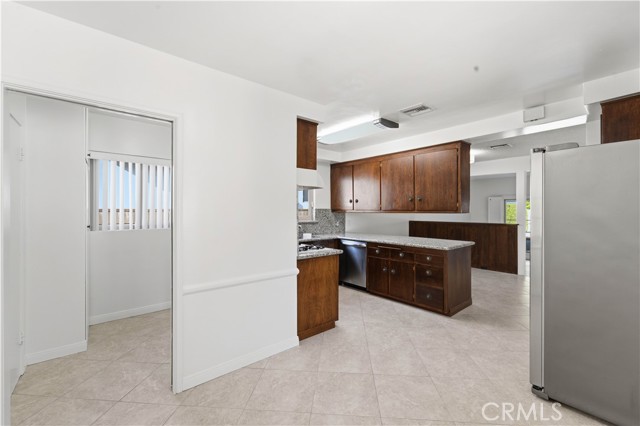 Detail Gallery Image 11 of 43 For 8828 Collett, North Hills,  CA 91343 - 3 Beds | 2 Baths