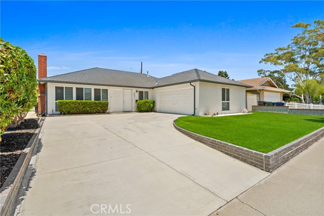 6091 Larchwood Drive, Huntington Beach CA: https://media.crmls.org/medias/8581c53a-e0ee-4b91-bde2-a8c5fa27b486.jpg