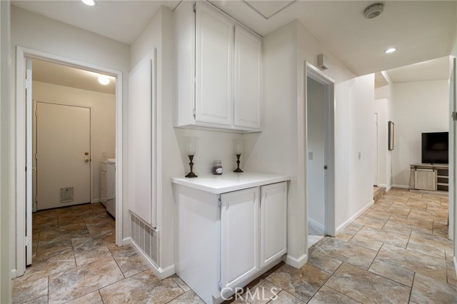 2037 Comstock Court, Palmdale CA: https://media.crmls.org/medias/85824e01-7628-43af-ae27-a278598a44f3.jpg