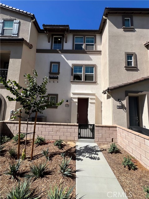 Detail Gallery Image 2 of 24 For 40463 Melrose Dr, Temecula,  CA 92591 - 2 Beds | 2/1 Baths