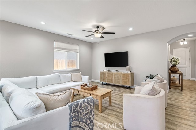 1206 Bristlecone Drive, Madera CA: https://media.crmls.org/medias/85828c8a-900d-478c-b56a-8921b16f2423.jpg