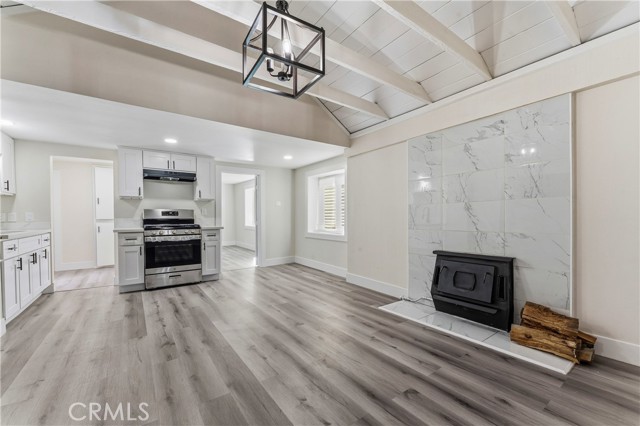 Detail Gallery Image 5 of 48 For 22849 Juniper, Crestline,  CA 92325 - 4 Beds | 3 Baths