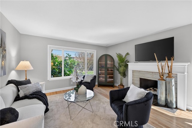 Detail Gallery Image 9 of 59 For 2225 E Grove Ave, Orange,  CA 92867 - 4 Beds | 3 Baths