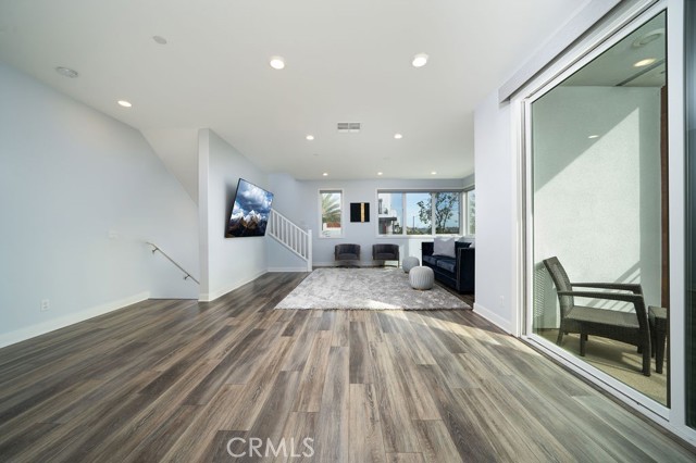 Detail Gallery Image 33 of 37 For 430 Transport, Tustin,  CA 92782 - 4 Beds | 3/1 Baths