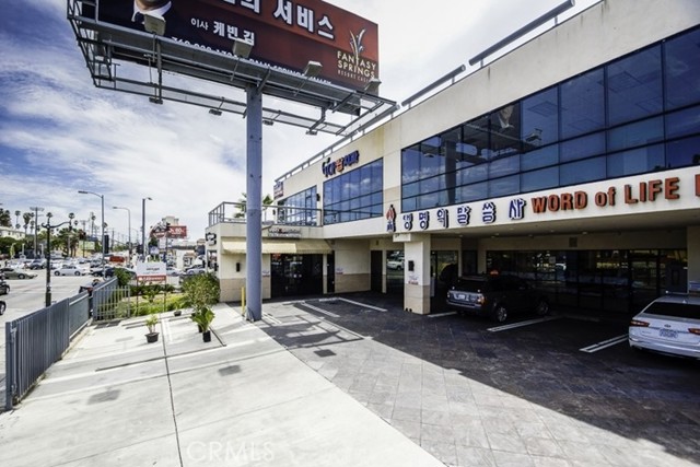 991 S Vermont Avenue, Los Angeles, California 90006, ,Commercial Lease,For Rent,991 S Vermont Avenue,CRPW24094691