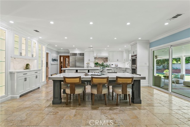 9631 James Circle, Villa Park CA: https://media.crmls.org/medias/8585534d-e97b-487a-adb8-882703db8dd5.jpg