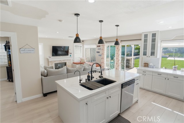 Detail Gallery Image 9 of 30 For 25550 Longfellow Place, Stevenson Ranch,  CA 91381 - 4 Beds | 3 Baths