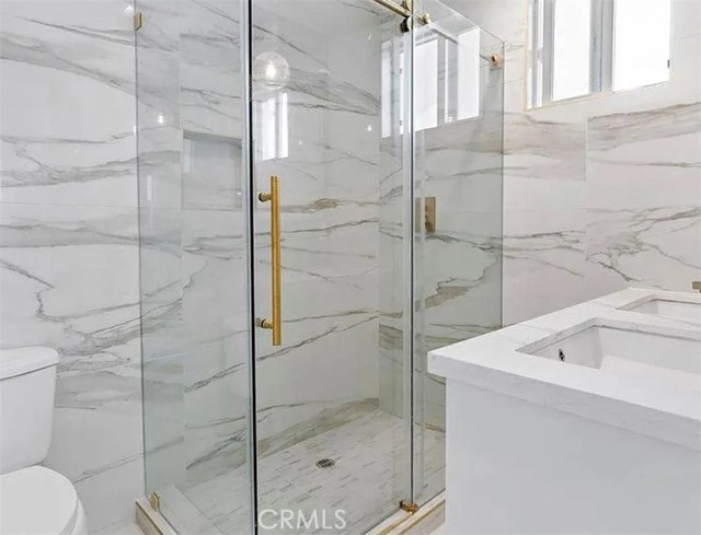 Detail Gallery Image 14 of 23 For 6417 1/2 Lexington Ave, Los Angeles,  CA 90038 - 4 Beds | 4 Baths