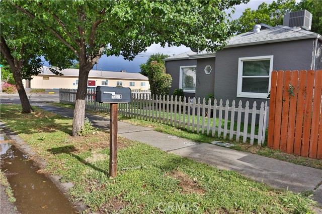 Detail Gallery Image 2 of 33 For 1201 South St, Corning,  CA 96021 - 5 Beds | 1/1 Baths