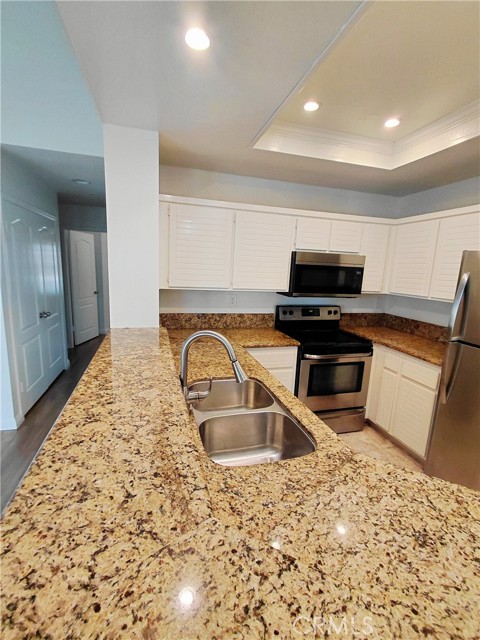 Detail Gallery Image 8 of 9 For 107 Lehigh Aisle, Irvine,  CA 92612 - 2 Beds | 2 Baths