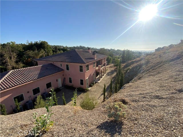 17190 Small Canyon Lane, Riverside CA: https://media.crmls.org/medias/8587c424-188f-4cac-a916-1b0a2710a6f7.jpg