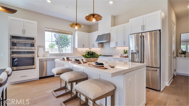 Detail Gallery Image 2 of 27 For 27423 Shining Willow Ln, Valencia,  CA 91381 - 4 Beds | 2/1 Baths