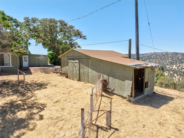 37876 Road 600, Raymond CA: https://media.crmls.org/medias/85886274-0409-4555-8a29-677e5ff52900.jpg