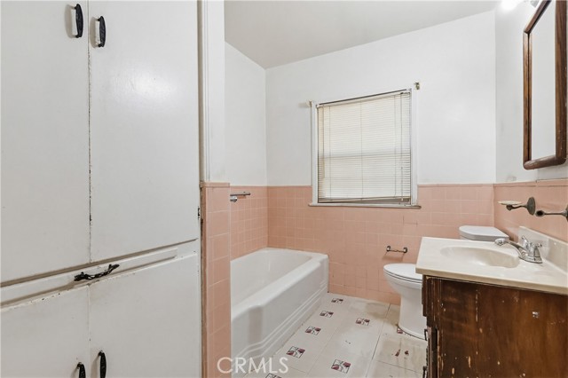 Detail Gallery Image 25 of 34 For 10314 Encino, Granada Hills,  CA 91344 - 4 Beds | 2 Baths