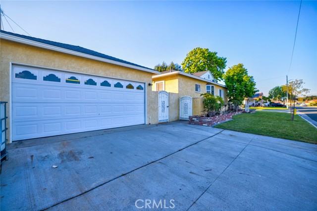 Detail Gallery Image 2 of 35 For 7838 Comolette St, Downey,  CA 90242 - 3 Beds | 1/1 Baths