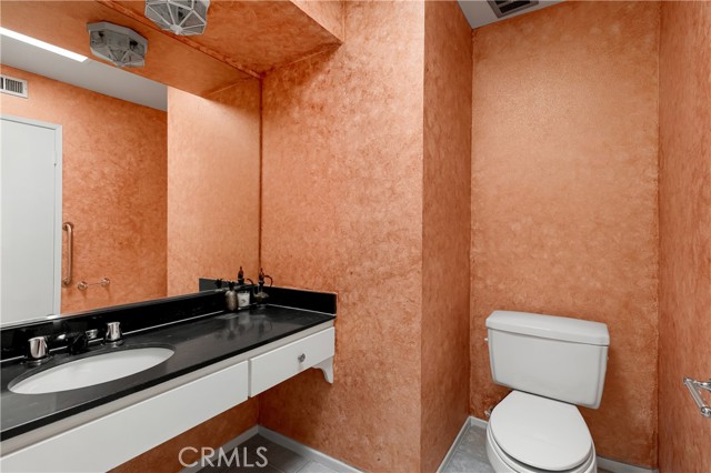 5330 Lindley Avenue, Encino CA: https://media.crmls.org/medias/85892aca-d633-4382-ae7d-13c7b5dc6d80.jpg