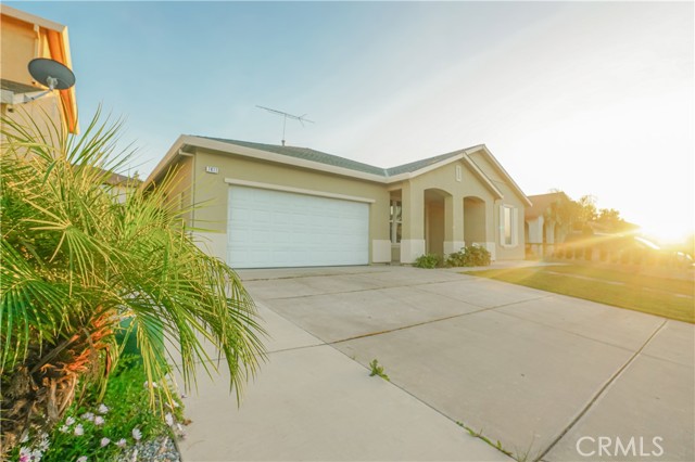 Detail Gallery Image 3 of 30 For 7411 Louise, Winton,  CA 95388 - 3 Beds | 2/1 Baths