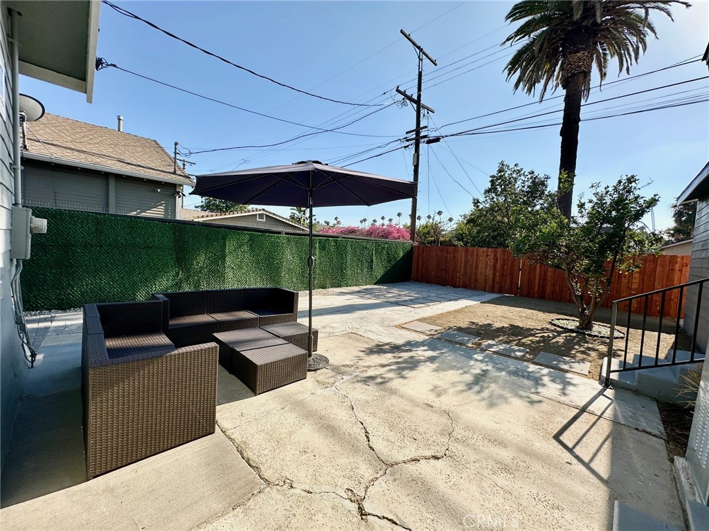 https://media.crmls.org/medias/858a4a38-9d58-4fae-a10d-7960d376cc22.jpg?preset=X-Large