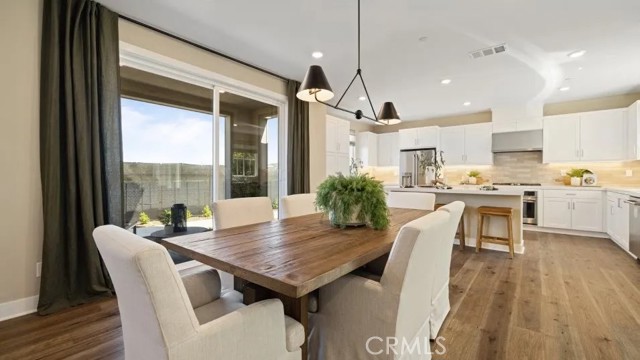 Detail Gallery Image 3 of 28 For 27109 Tamarack Ln, Valencia,  CA 91381 - 4 Beds | 2/1 Baths