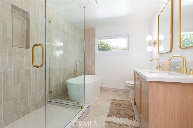 Hall Bath 1