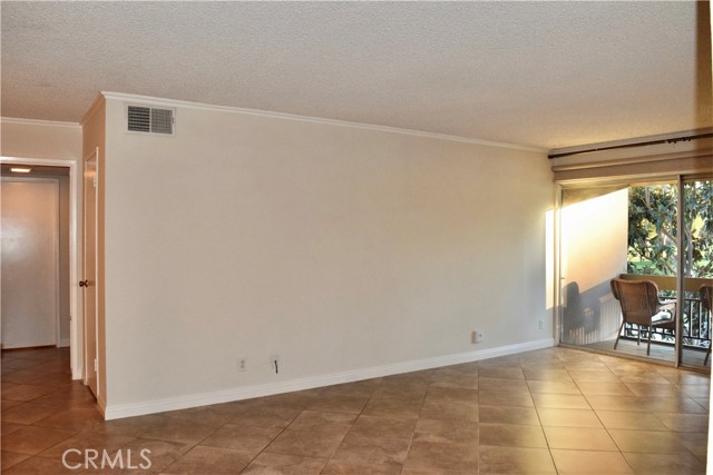 Detail Gallery Image 3 of 37 For 24525 W Trevino Dr #U2,  Valencia,  CA 91355 - 2 Beds | 2 Baths