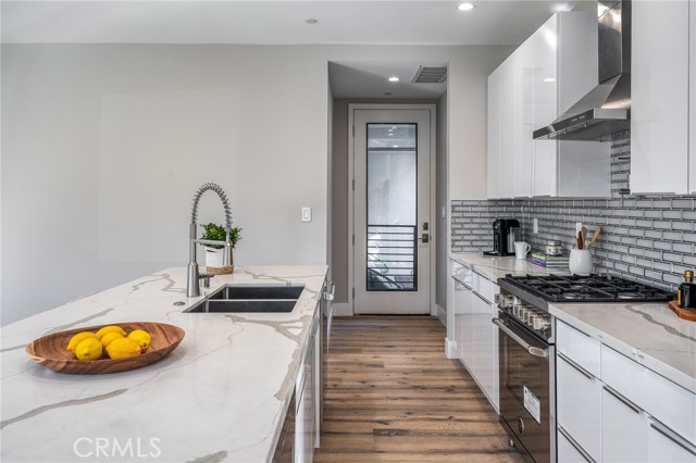 2321 Vanderbilt Lane, Redondo Beach, California 90278, 6 Bedrooms Bedrooms, ,2 BathroomsBathrooms,Residential,Sold,Vanderbilt,CV20231019