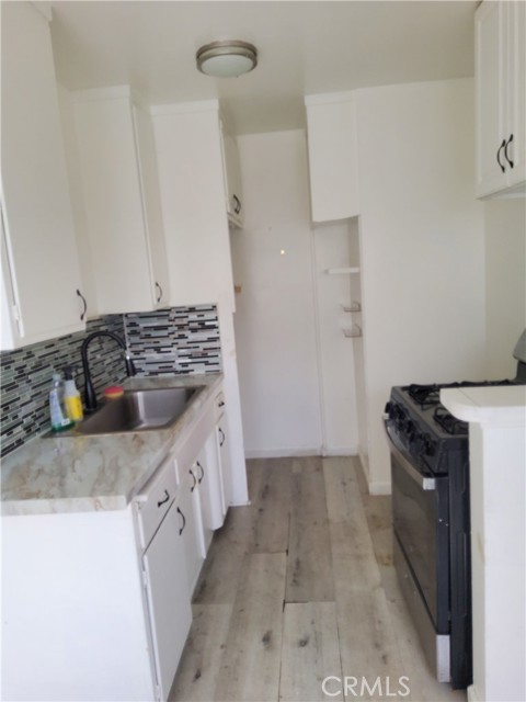 2437 Exposition Place, Los Angeles CA: https://media.crmls.org/medias/858de4fe-a2e8-473a-a8d3-2dd35734fd6f.jpg
