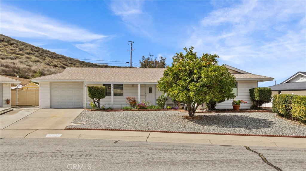 27319 Capilano Drive