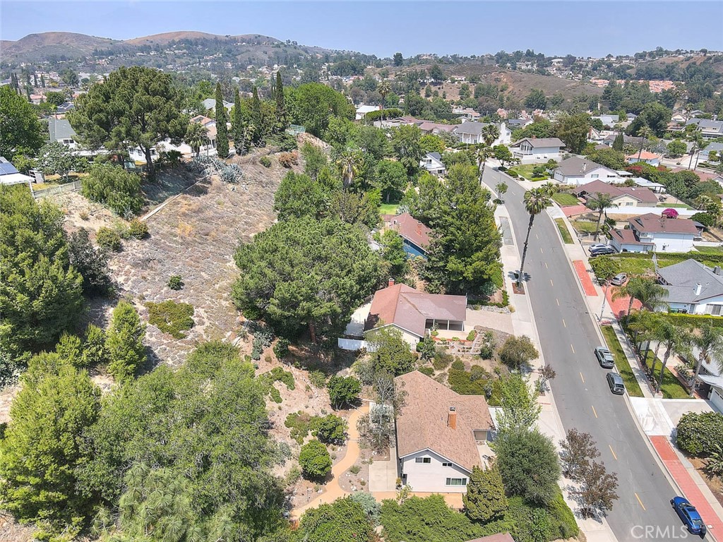 https://media.crmls.org/medias/858e4d63-7e6b-4130-b23e-e36a39659ffe.jpg?preset=X-Large