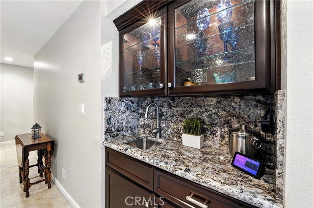 18221 Andrea N Circle, Northridge CA: https://media.crmls.org/medias/858e75cb-ea11-4905-ab54-84708bda62de.jpg