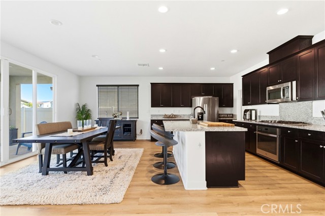 Detail Gallery Image 8 of 45 For 24942 Whispering, Menifee,  CA 92584 - 5 Beds | 3 Baths