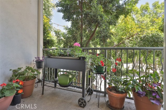 Detail Gallery Image 16 of 43 For 13030 Valleyheart Drive #101,  Studio City,  CA 91604 - 2 Beds | 2/1 Baths
