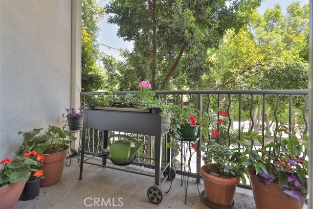 Detail Gallery Image 16 of 43 For 13030 Valleyheart Drive #101,  Studio City,  CA 91604 - 2 Beds | 2/1 Baths