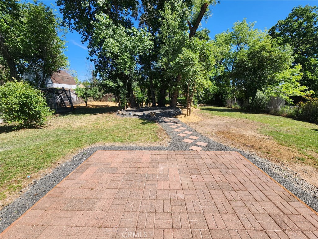 https://media.crmls.org/medias/85902c89-d1bd-490c-b50c-8025b769680b.jpg?preset=X-Large