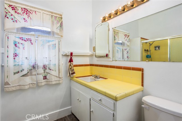 559 Edgar Avenue, Beaumont, California 92223, ,Commercial Sale,For Sale,559 Edgar Avenue,CRIG25155601