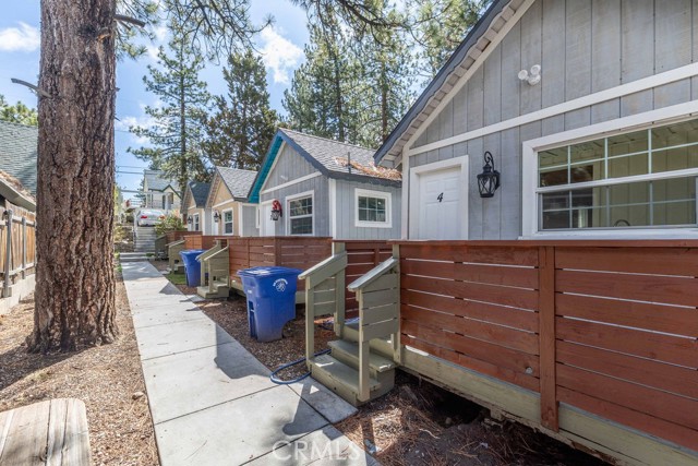 528 Cottage Lane, Big Bear Lake CA: https://media.crmls.org/medias/85915386-36cb-485c-92a1-632fb8f2920d.jpg