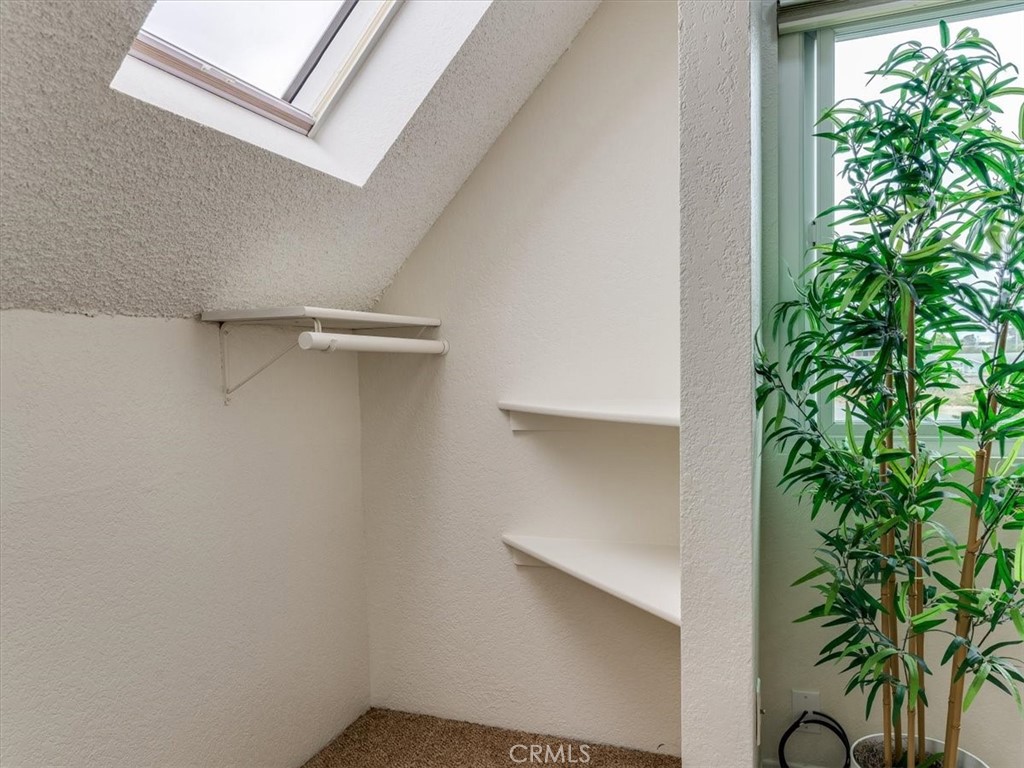 https://media.crmls.org/medias/85923d50-8a78-418f-adb2-5f6db35e6c0f.jpg?preset=X-Large