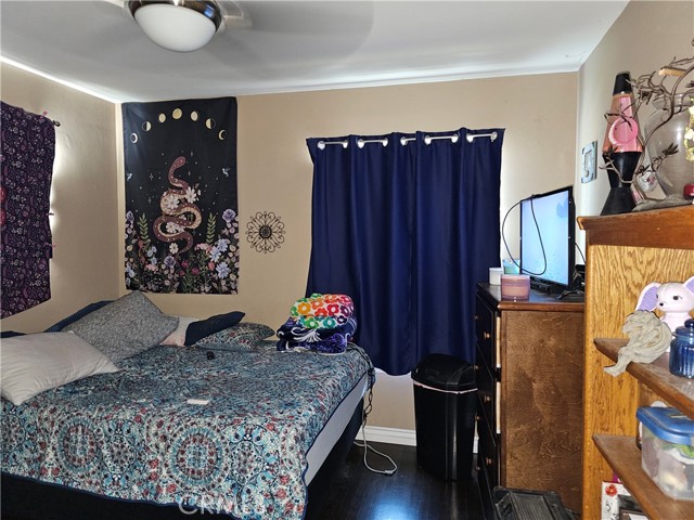 5573 Bonnie Brae Street, Montclair CA: https://media.crmls.org/medias/85926256-e5bb-418c-abab-6b94e2f32e3a.jpg